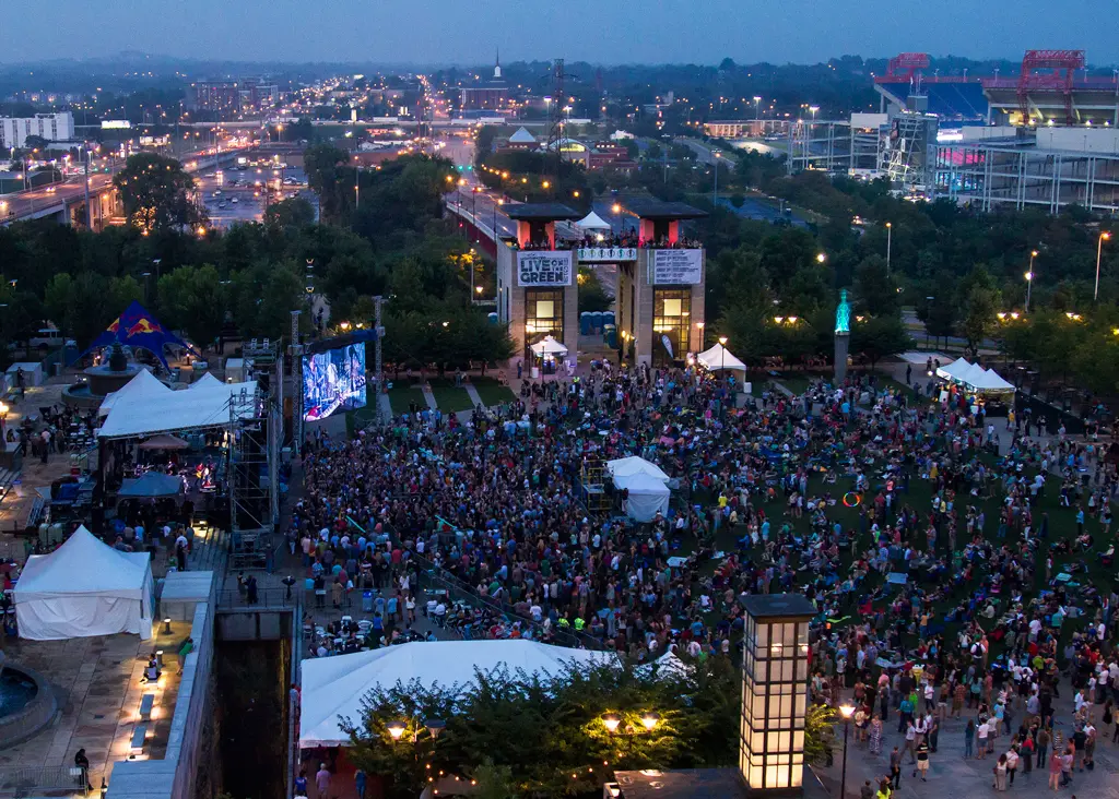 Live-on-the-Green-02